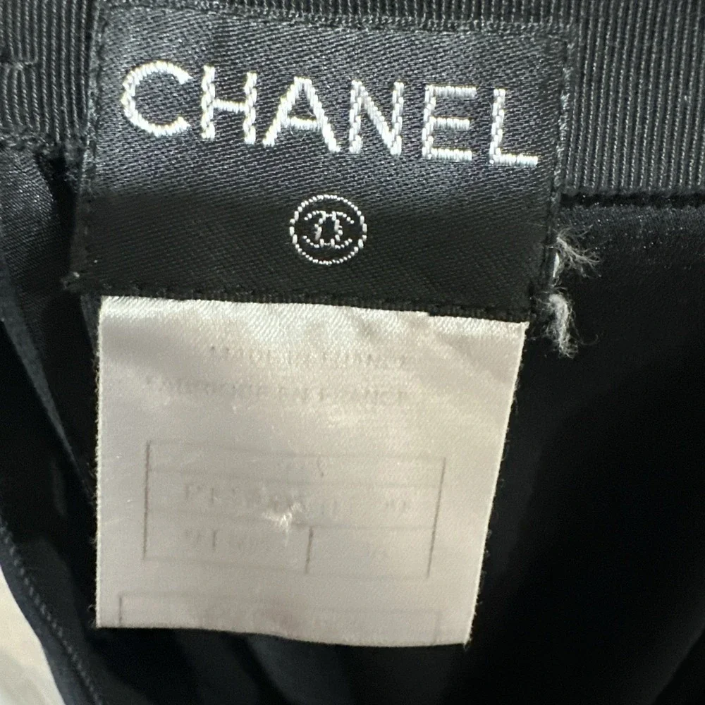 Chanel Women's 24 Black A-Line Textured Skirt Side Zip Made‎ In France Button